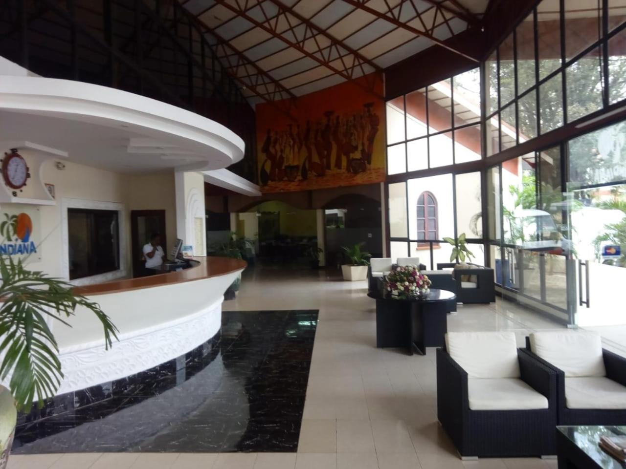 Indiana Beach Apartments Bamburi Esterno foto