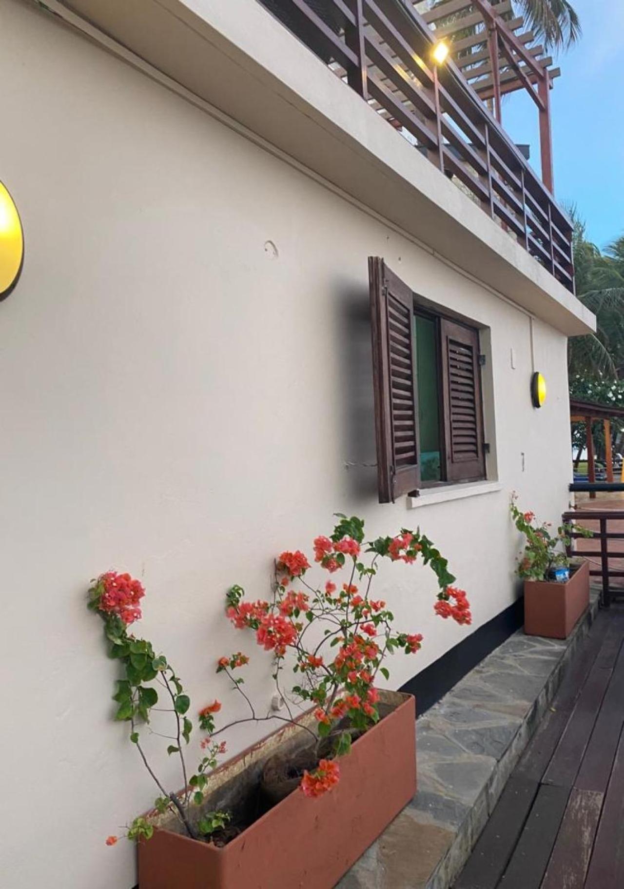 Indiana Beach Apartments Bamburi Esterno foto