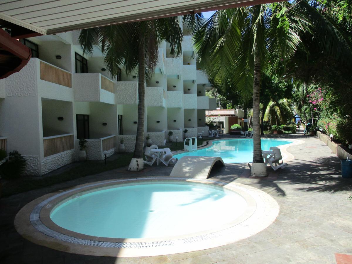 Indiana Beach Apartments Bamburi Esterno foto
