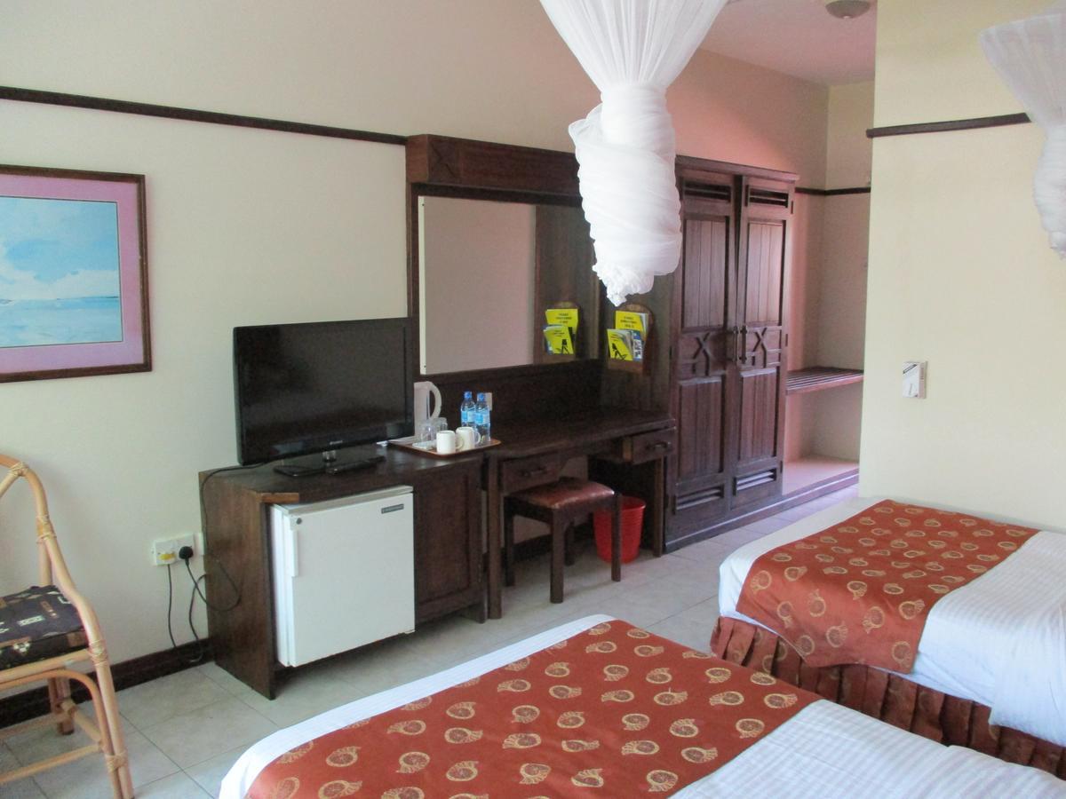 Indiana Beach Apartments Bamburi Esterno foto