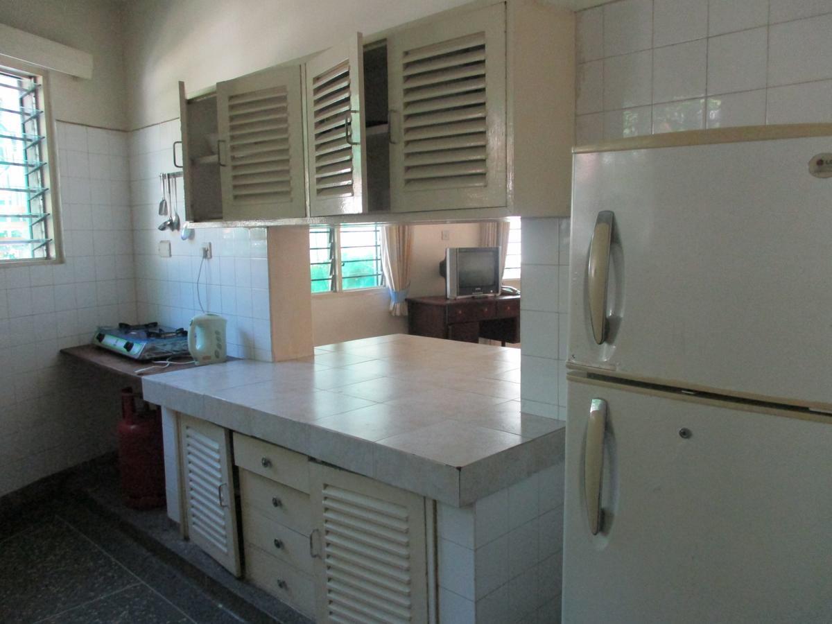 Indiana Beach Apartments Bamburi Esterno foto