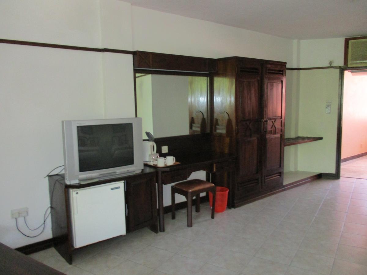 Indiana Beach Apartments Bamburi Esterno foto